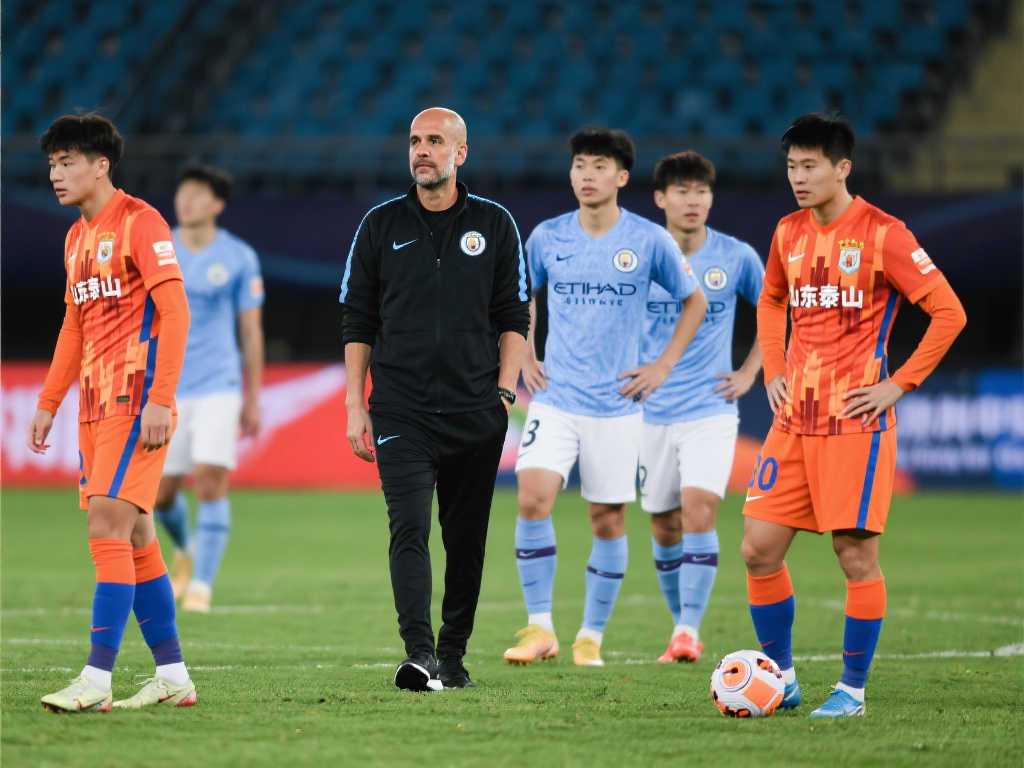 泰山南征惊魂逆转三追四,老崔轮换策略9天3赛引争议 泰山南征惊魂逆转三追四,老崔轮换策略9天3赛引争议